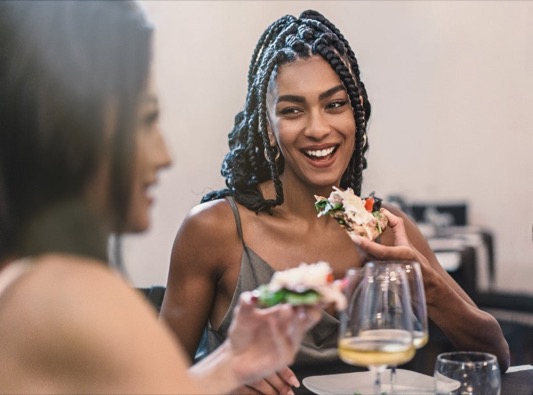 Can You Eat With a Dental Flipper? Expert Opinion