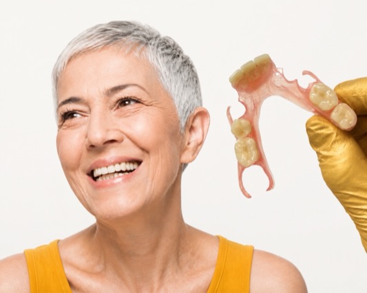 Front Tooth Replacement Options: Restoring Your Smile and Confidence